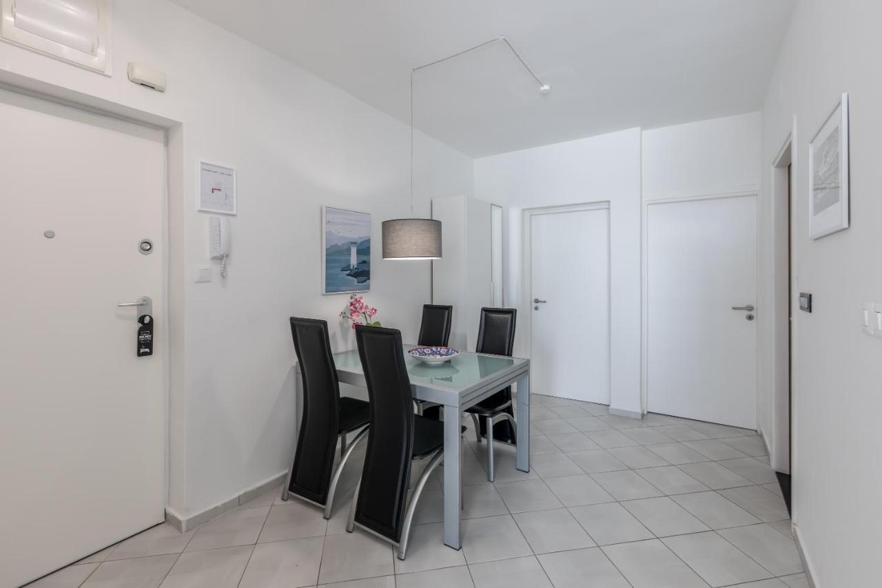 Sundowners Apartment, 52Qm, Double & Single Bed, 10 Min From Old Town Of سبليت المظهر الخارجي الصورة