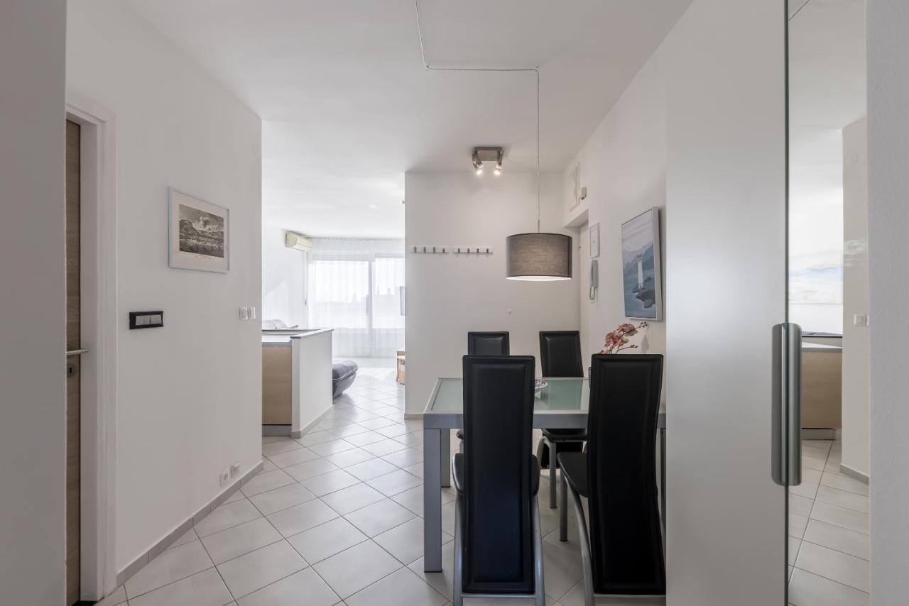 Sundowners Apartment, 52Qm, Double & Single Bed, 10 Min From Old Town Of سبليت المظهر الخارجي الصورة