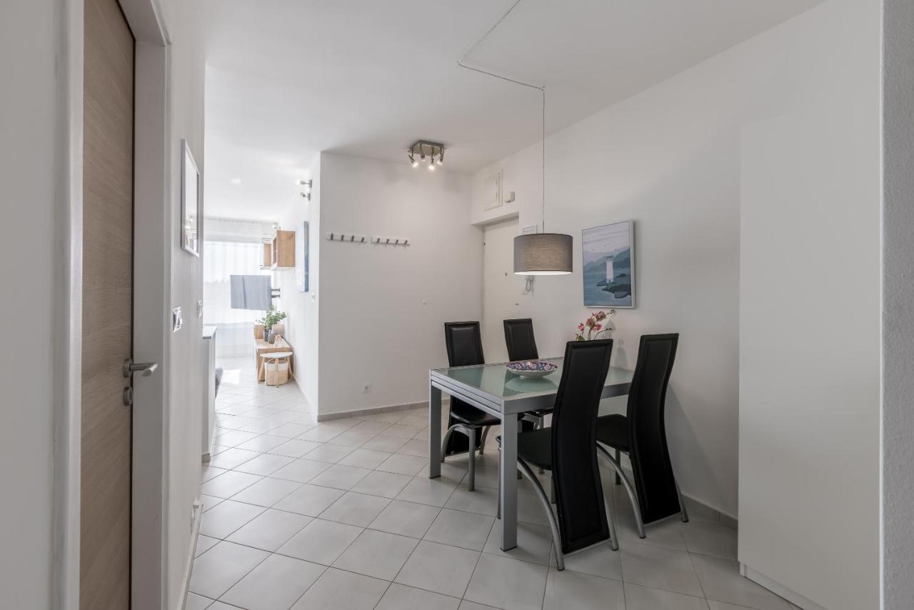 Sundowners Apartment, 52Qm, Double & Single Bed, 10 Min From Old Town Of سبليت المظهر الخارجي الصورة