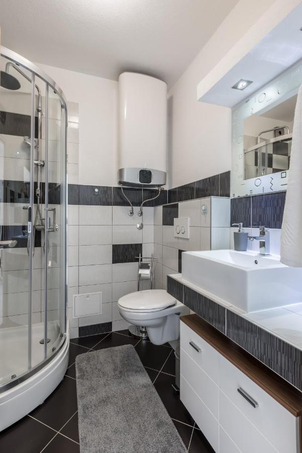 Sundowners Apartment, 52Qm, Double & Single Bed, 10 Min From Old Town Of سبليت المظهر الخارجي الصورة