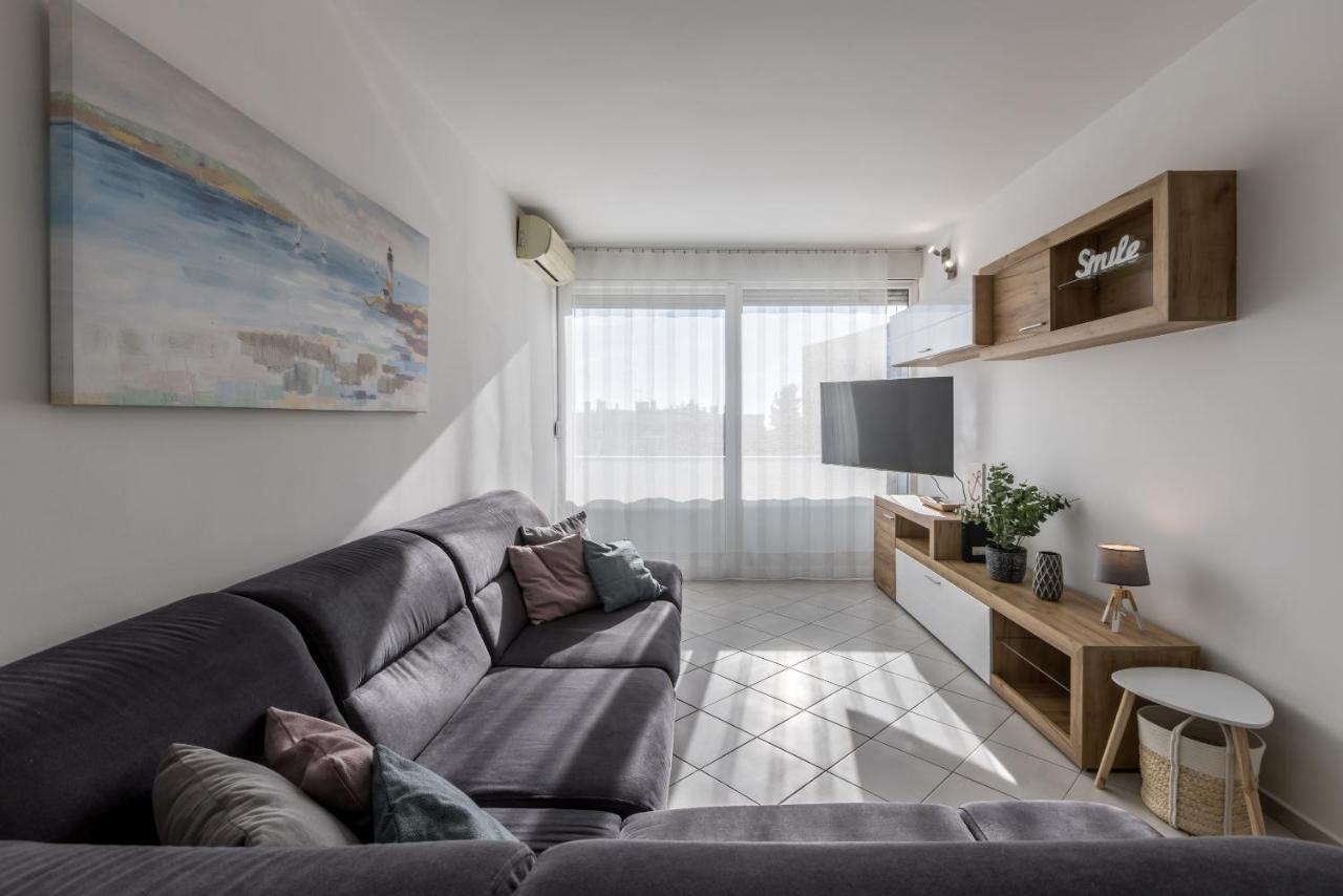 Sundowners Apartment, 52Qm, Double & Single Bed, 10 Min From Old Town Of سبليت المظهر الخارجي الصورة