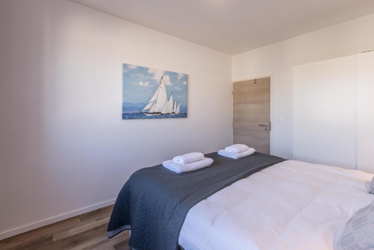 Sundowners Apartment, 52Qm, Double & Single Bed, 10 Min From Old Town Of سبليت المظهر الخارجي الصورة