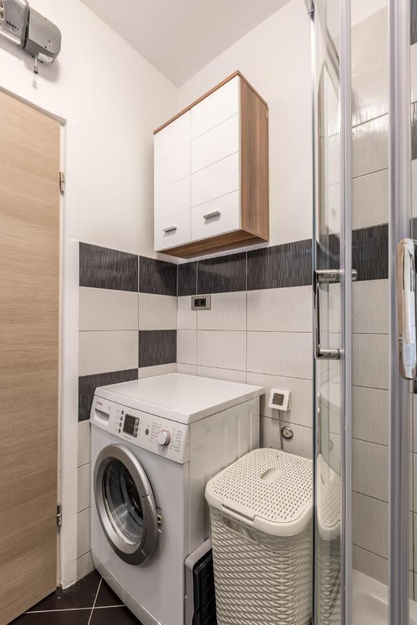 Sundowners Apartment, 52Qm, Double & Single Bed, 10 Min From Old Town Of سبليت المظهر الخارجي الصورة
