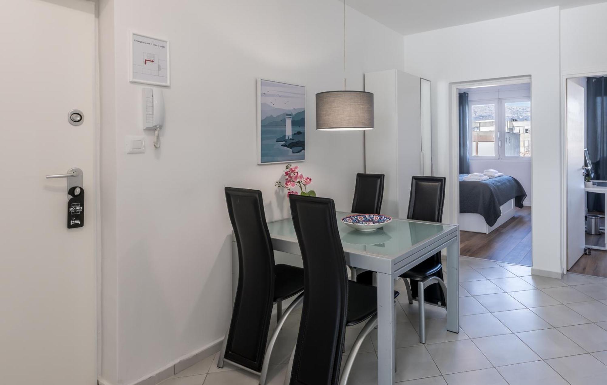 Sundowners Apartment, 52Qm, Double & Single Bed, 10 Min From Old Town Of سبليت المظهر الخارجي الصورة